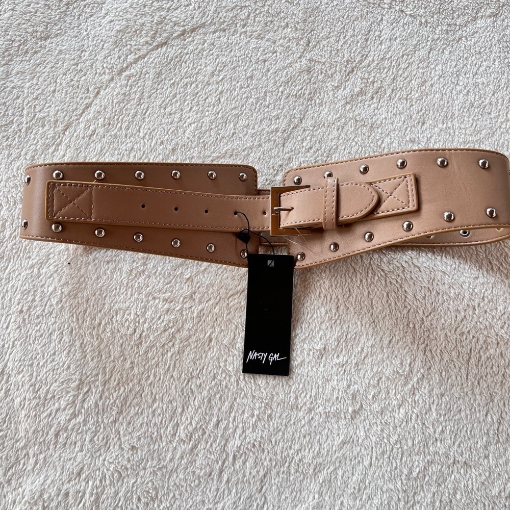 NASTY GAL NUDE STUD WIDE WAIST BELT ONE SIZE NWT